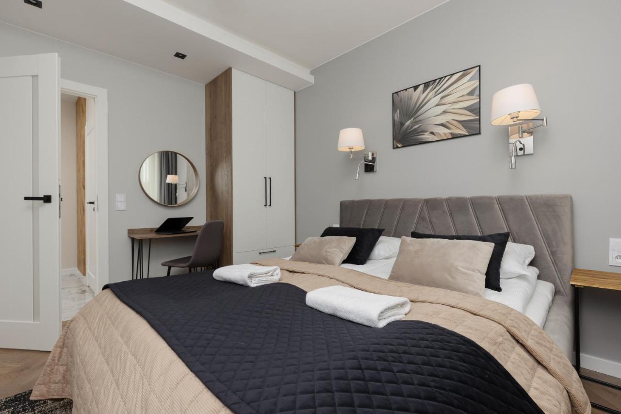 Stunning Family Apartment Ursynow With Parking & Balcony By Noclegi Renters Warsawa Bagian luar foto