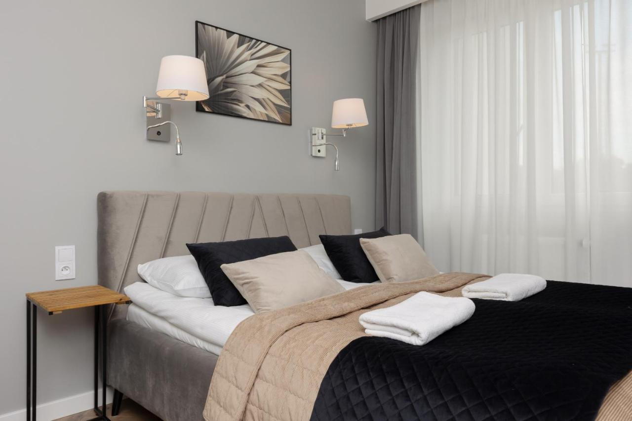 Stunning Family Apartment Ursynow With Parking & Balcony By Noclegi Renters Warsawa Bagian luar foto