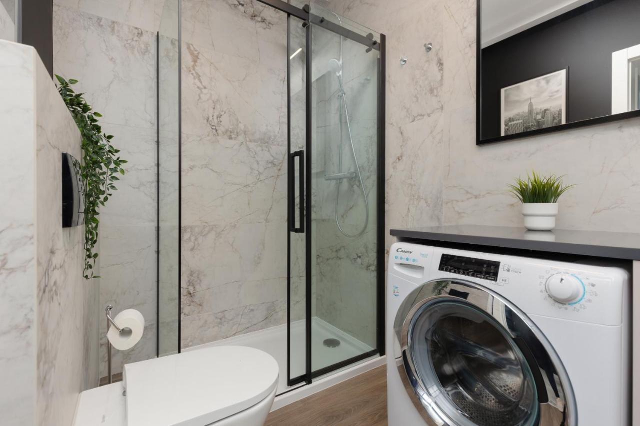 Stunning Family Apartment Ursynow With Parking & Balcony By Noclegi Renters Warsawa Bagian luar foto